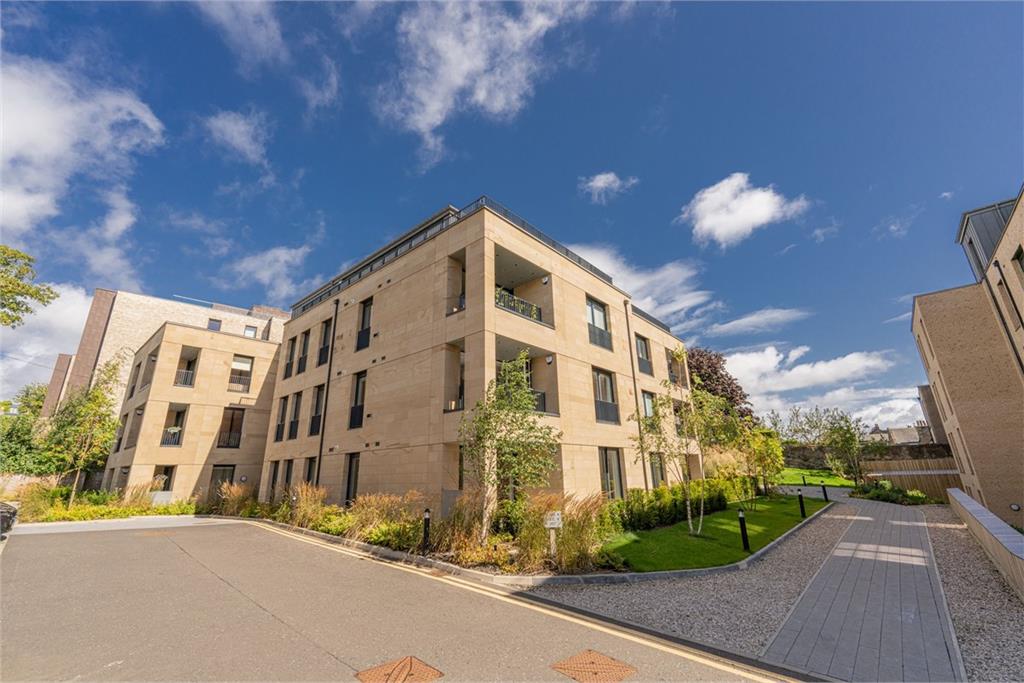 High end flat for sale in Murrayfield