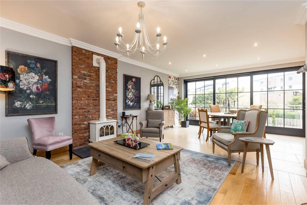 19 Craiglockhart View