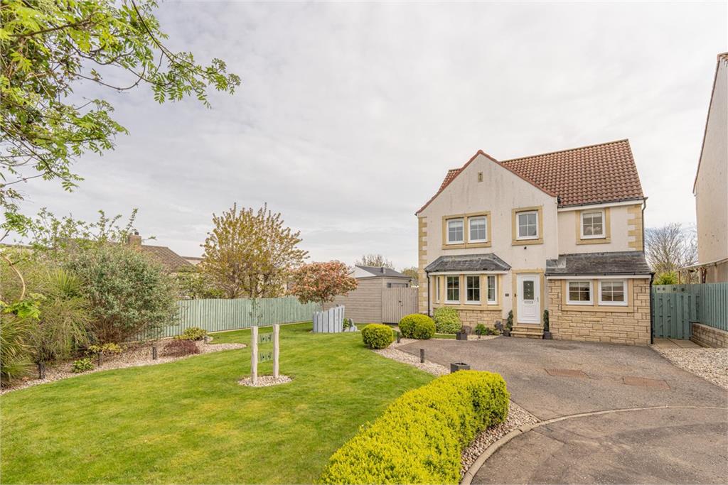 House with a big garden for sale in East Lothian