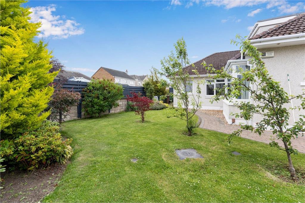 House with a big garden for sale in Edinburgh