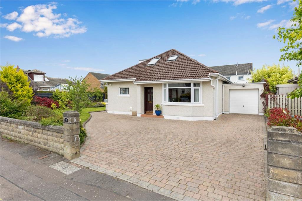House with a big garden for sale in Edinburgh