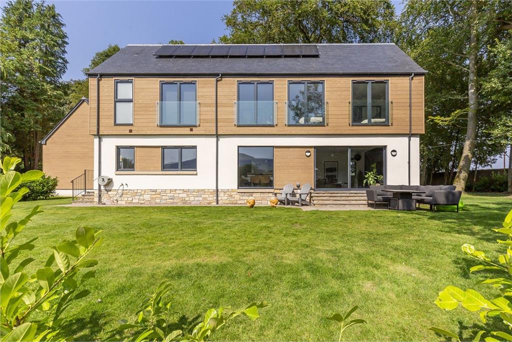 House with a big garden for sale in Fife