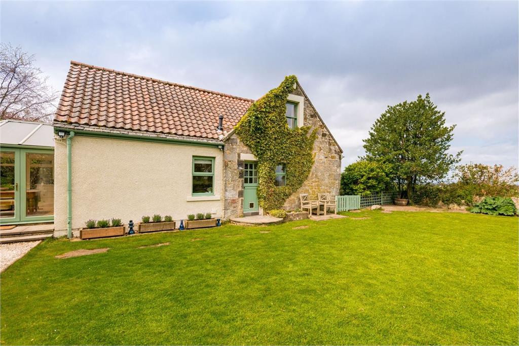 Countryside living with breathtaking coastal views