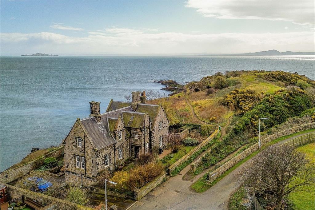 A striking Victorian seaside villa in Burntisland