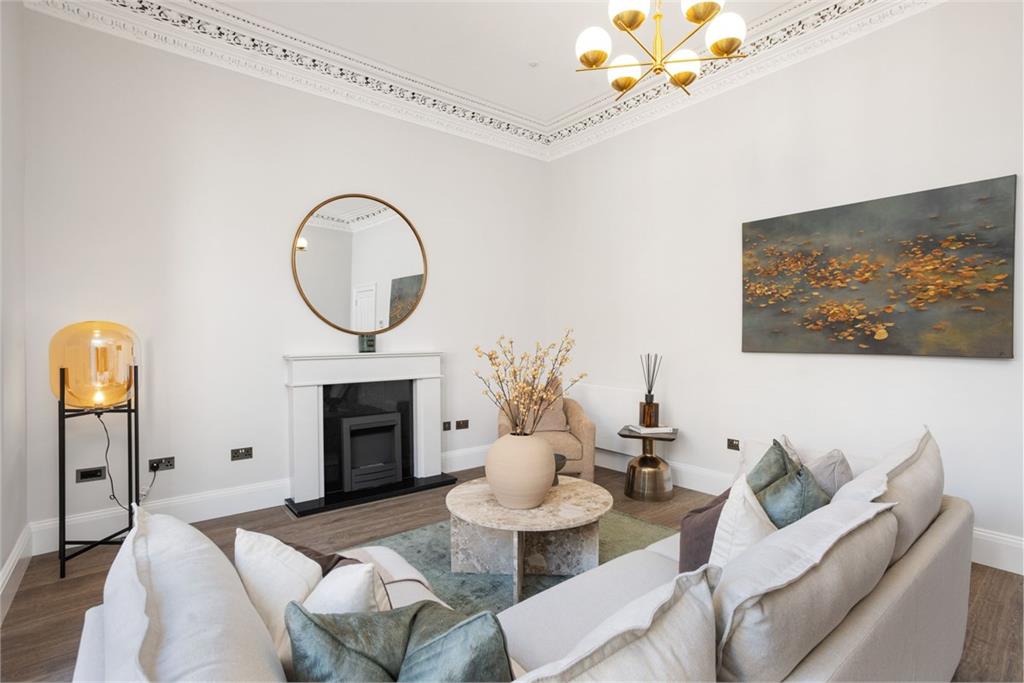 5 bed terraced house for sale in Marchmont