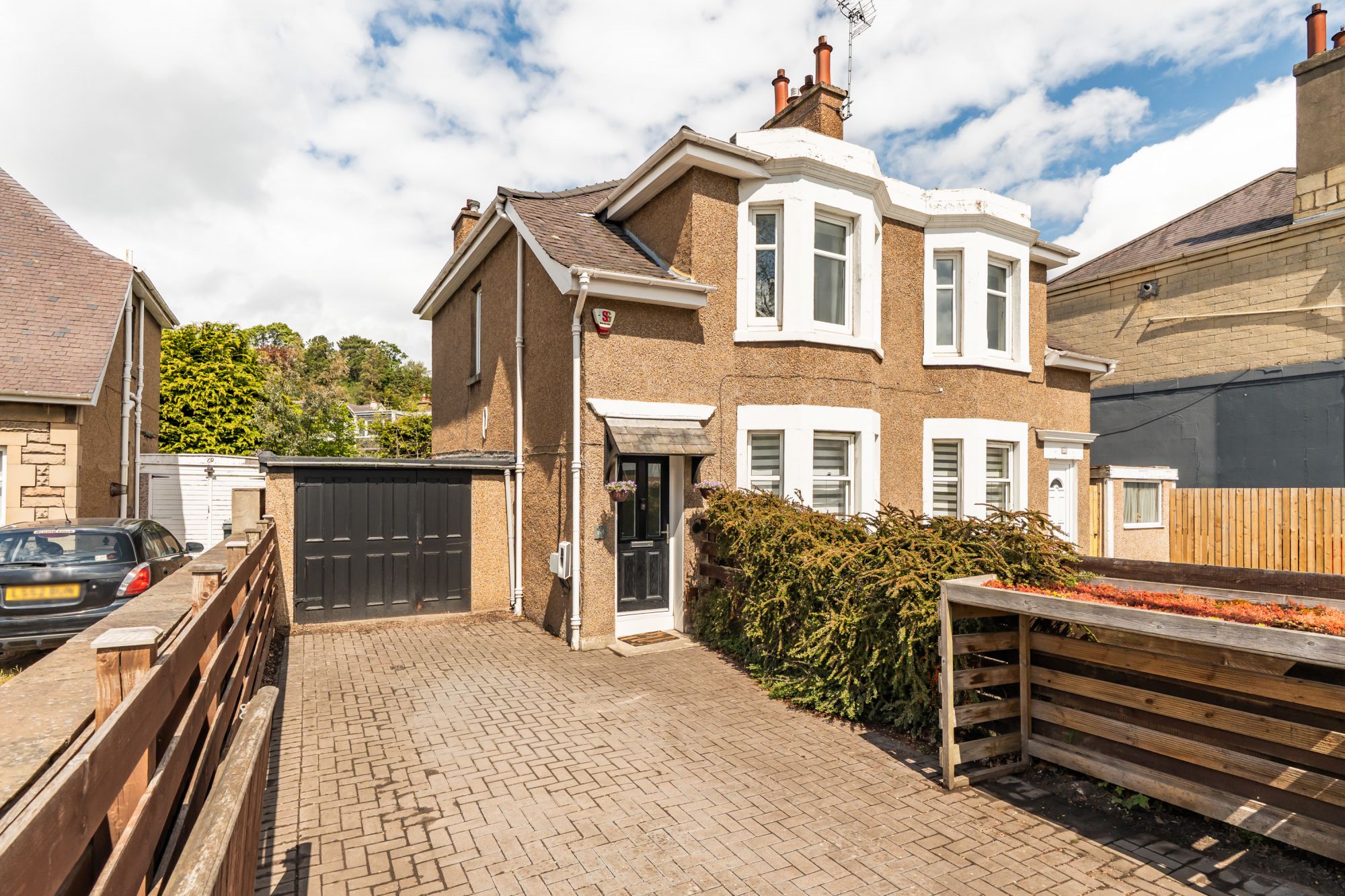 A bright and flexible upper villa in desirable Murrayfield
