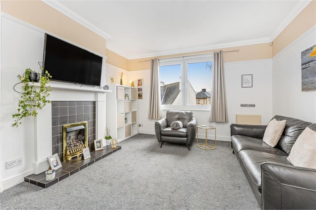 44 Longstone Crescent, Edinburgh, EH14 2AT