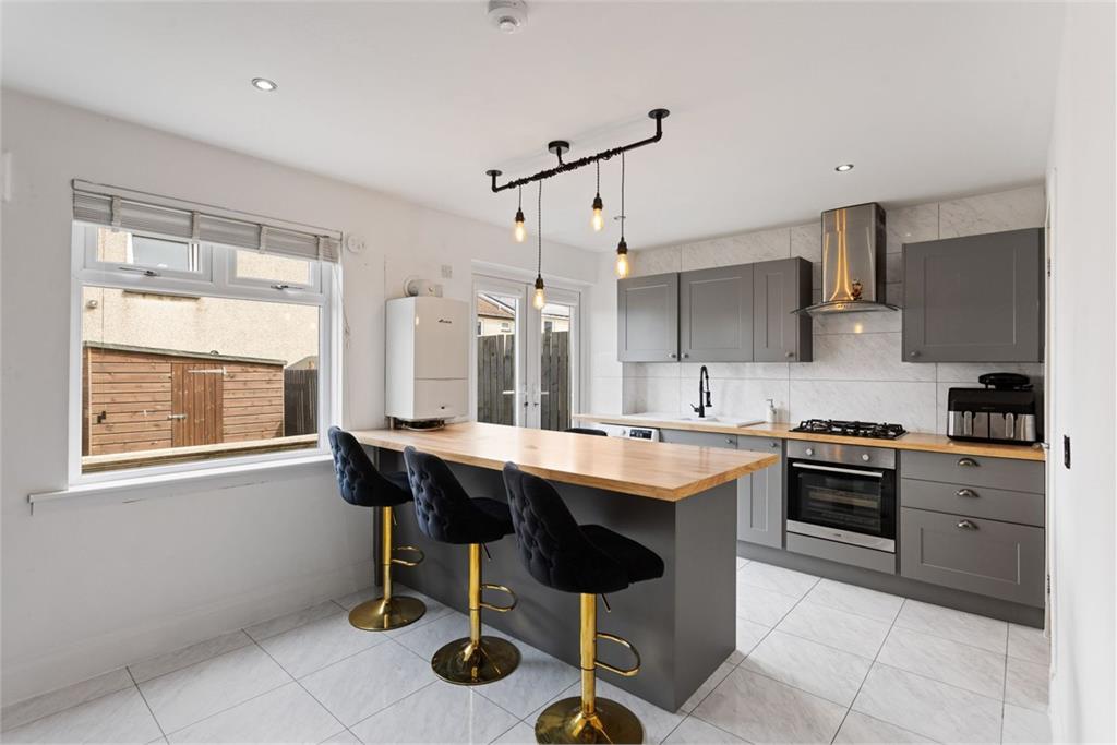 35 Finlay Avenue, East Calder, Livingston, EH53 0RP