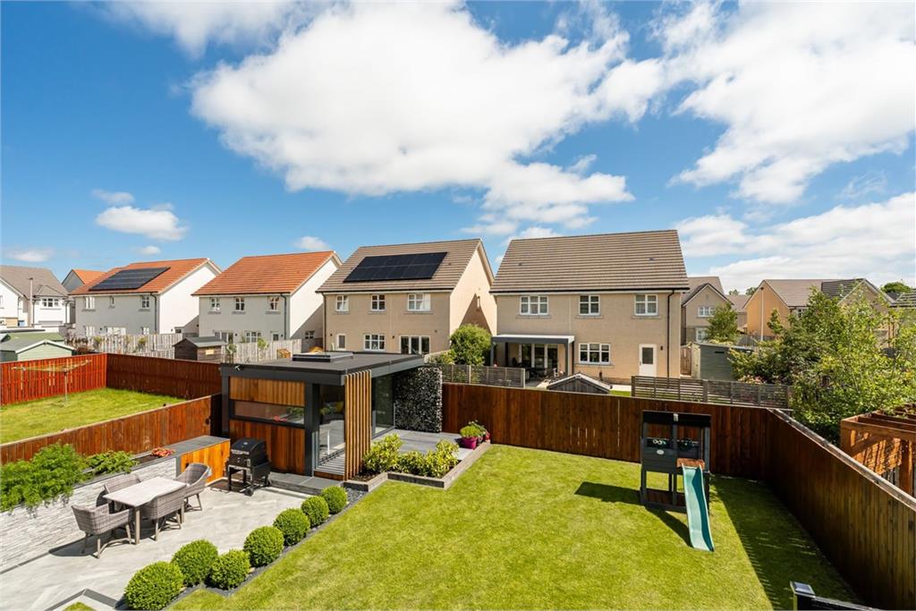 10 Ramslack Street, Balerno, EH14 5FE