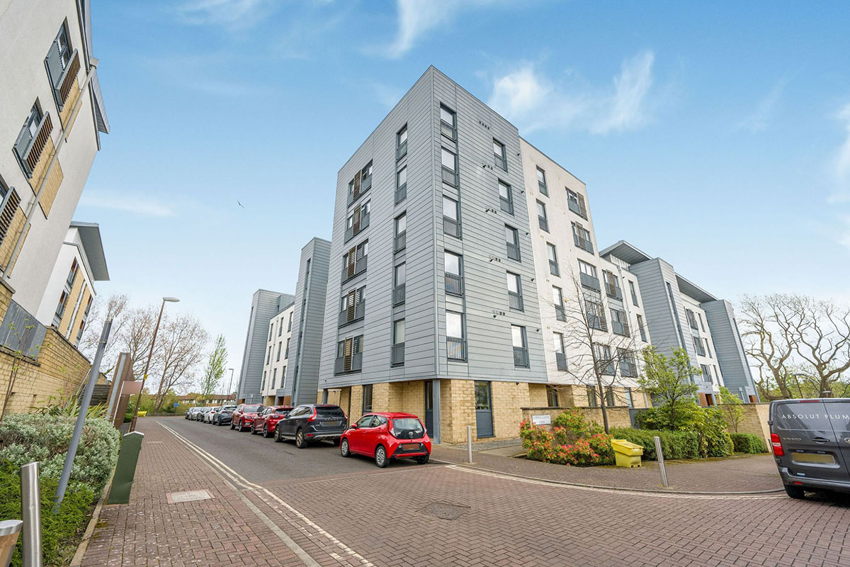2. A stylish modern flat in Fettes 