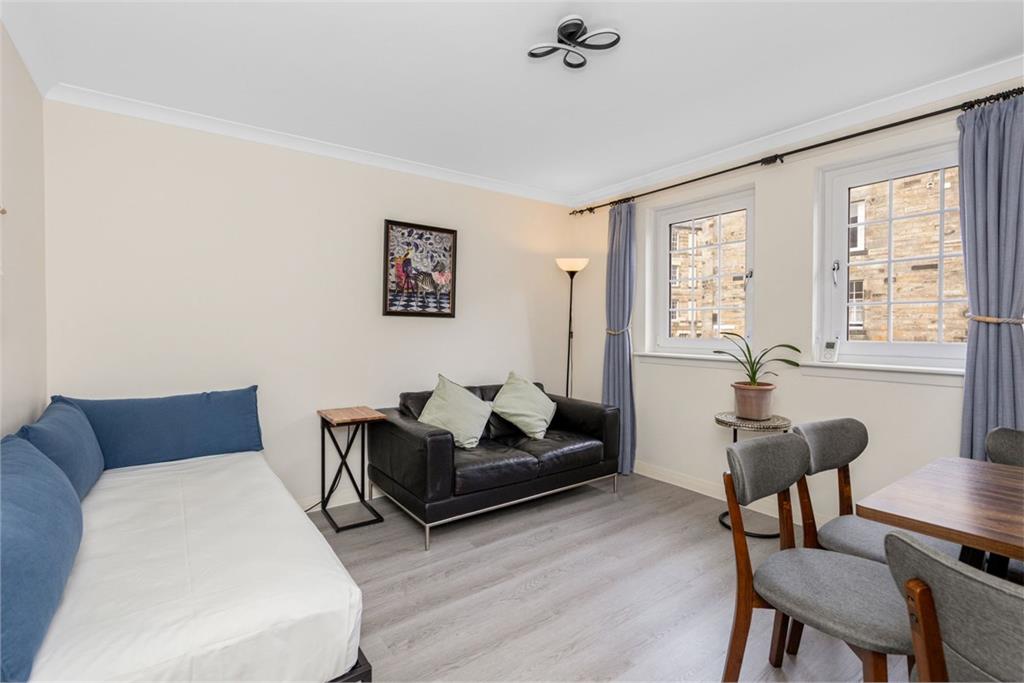 22/4 Causewayside, Newington, Edinburgh, EH9 1QB