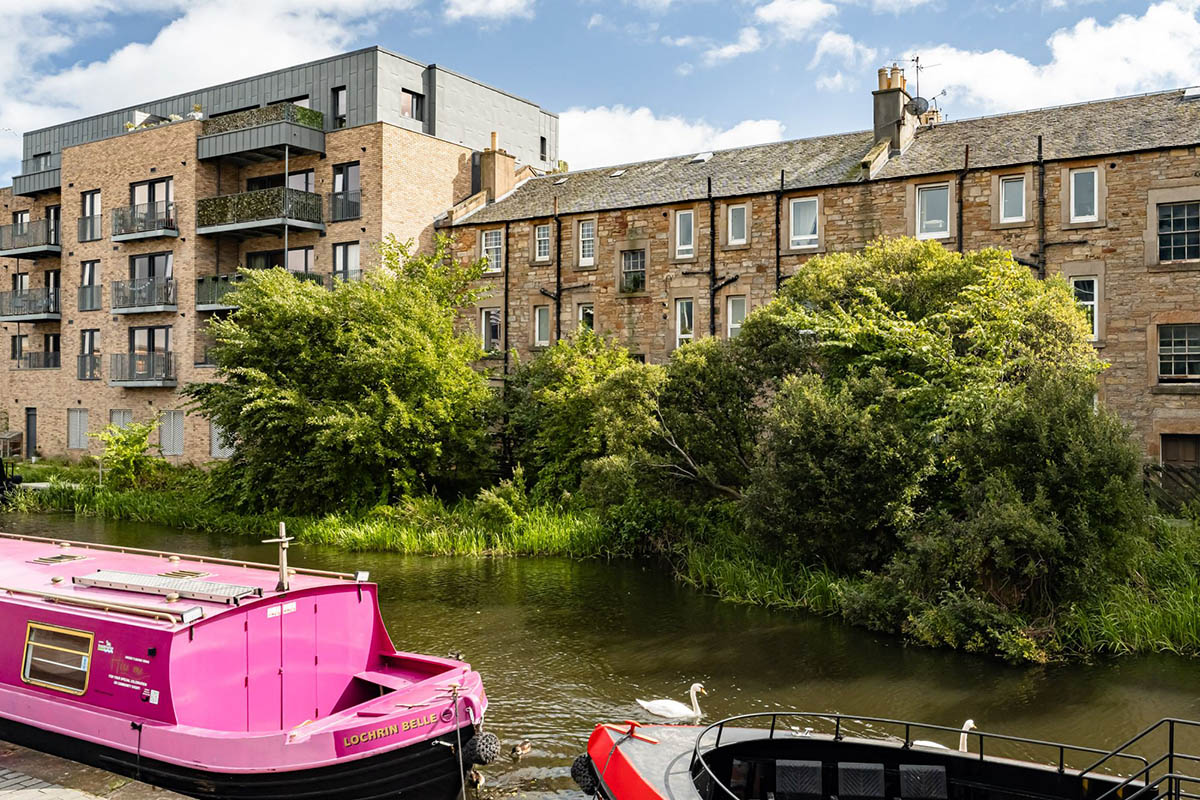 Peaceful canal-side living in Viewforth